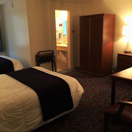 Cedar Motor Inn Маркетт Номер фото