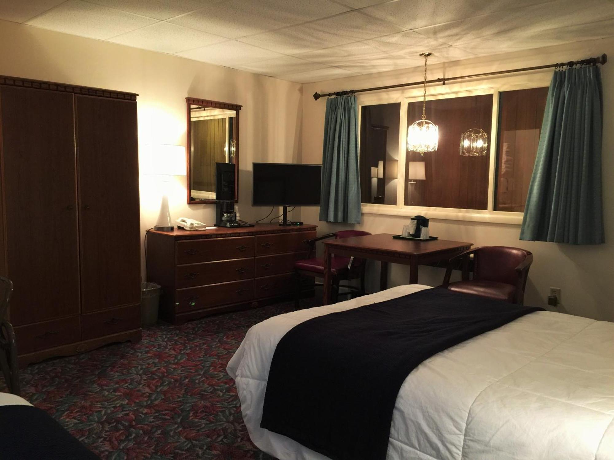 Cedar Motor Inn Маркетт Номер фото