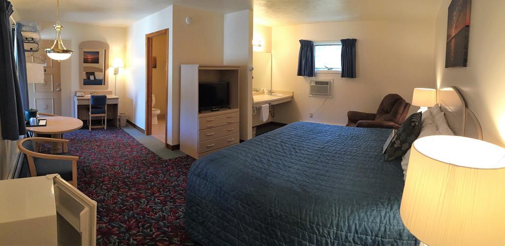 Cedar Motor Inn Маркетт Экстерьер фото