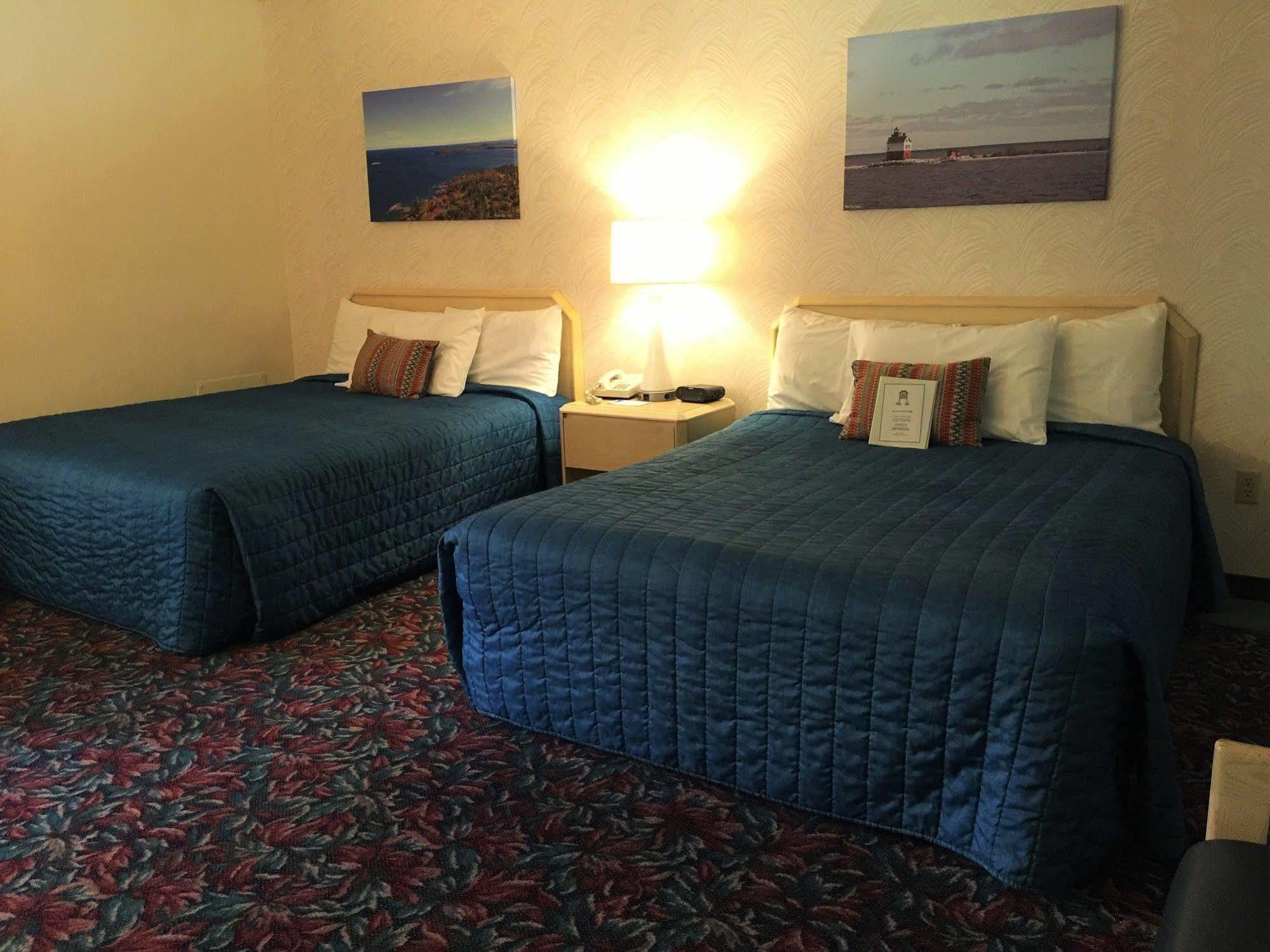 Cedar Motor Inn Маркетт Экстерьер фото