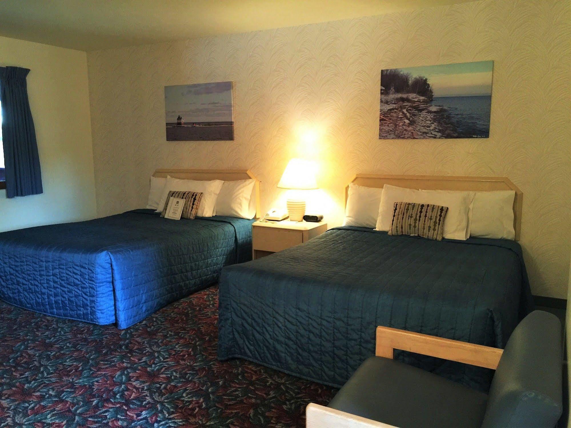 Cedar Motor Inn Маркетт Экстерьер фото