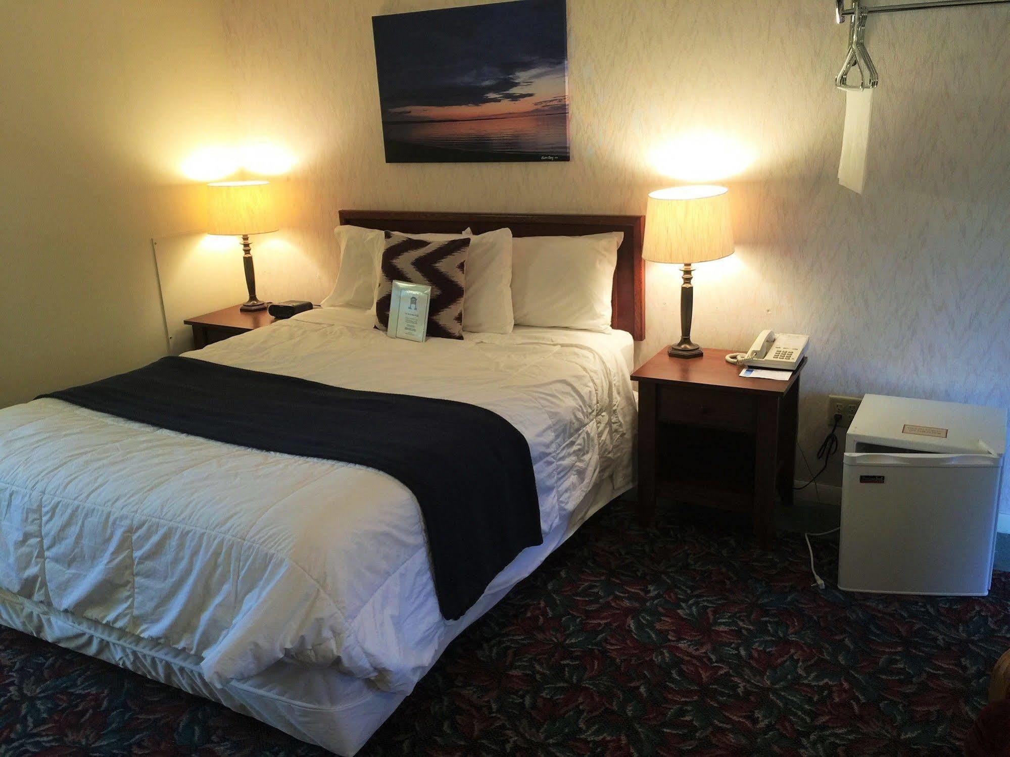 Cedar Motor Inn Маркетт Экстерьер фото