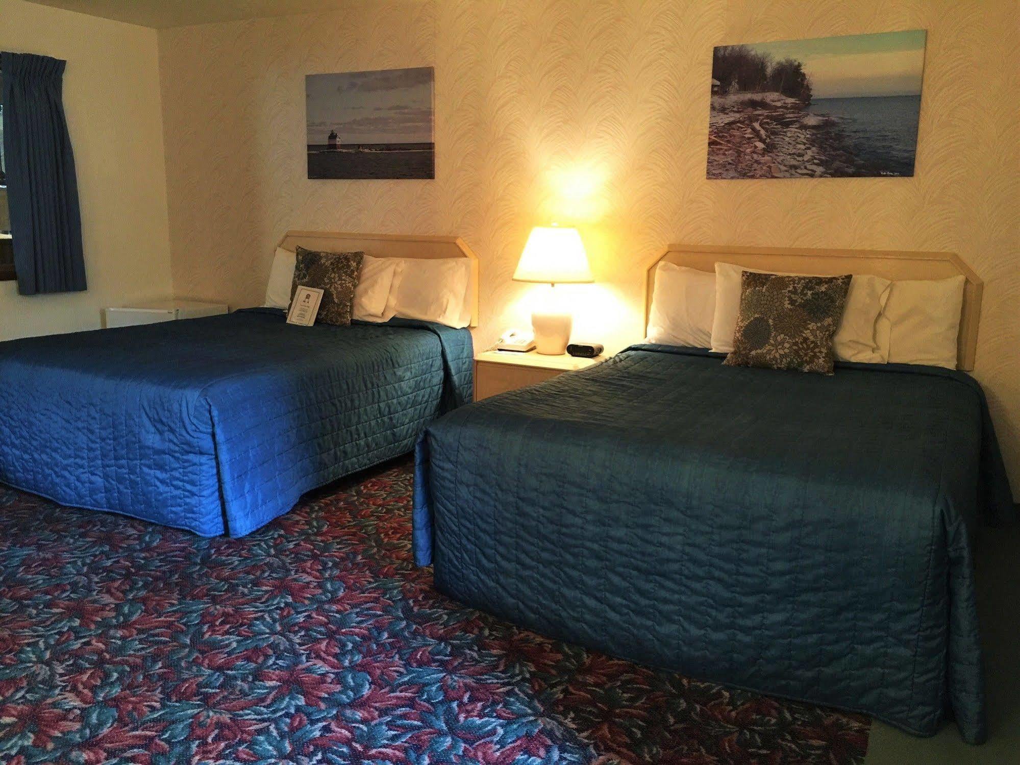 Cedar Motor Inn Маркетт Экстерьер фото